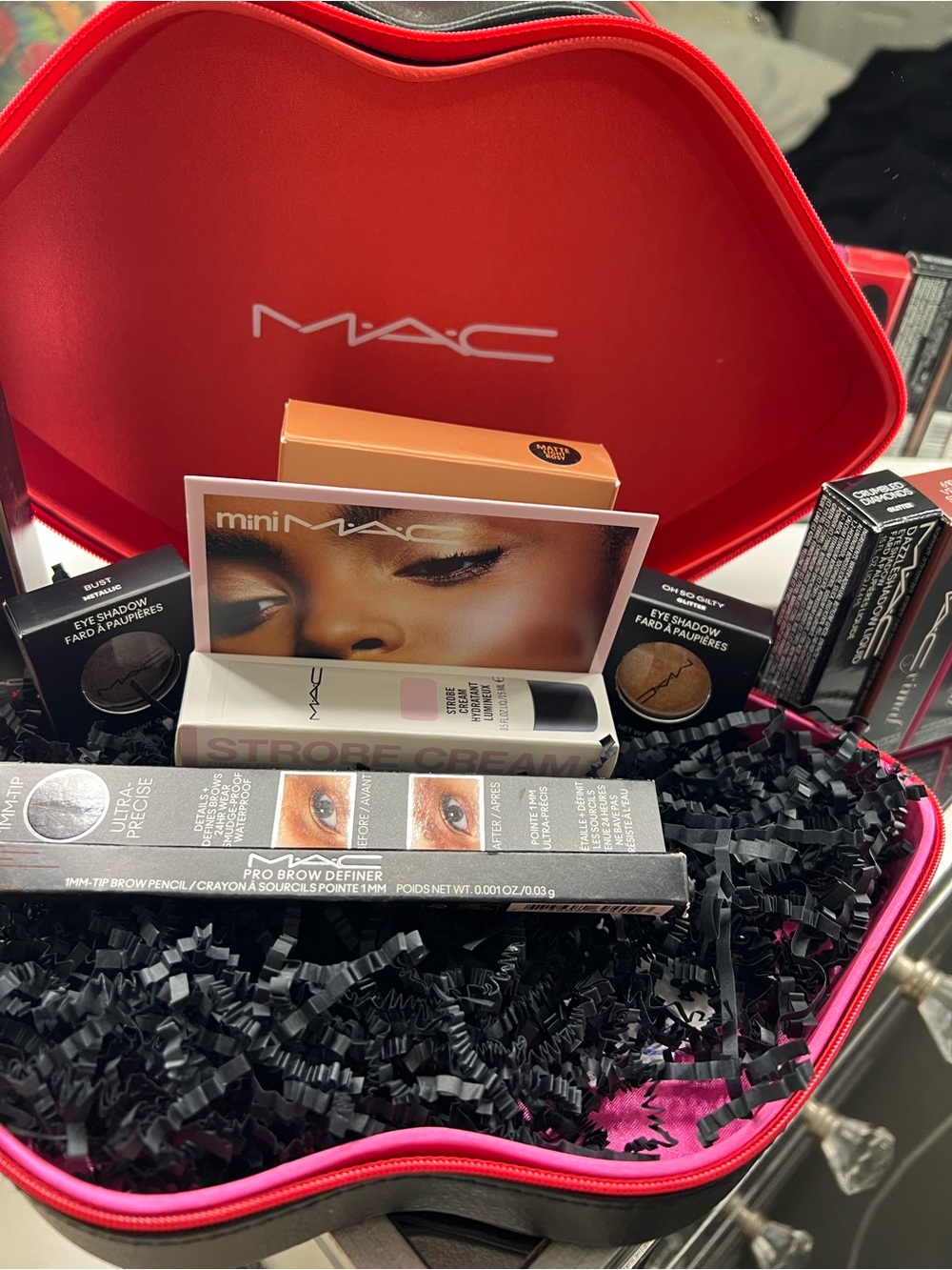 MAC Cosmetics Red Travel Makeup Kit with Gold & Black Accents FREE 👄 CASE